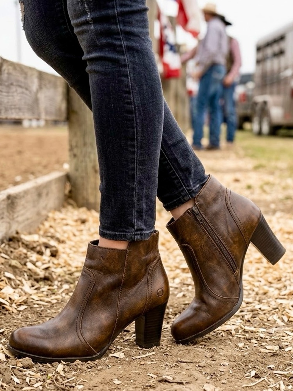 Born Womens Rustic Brown Leather Ankle Heeled Boots Sz 9 M Side Zip Western Boho